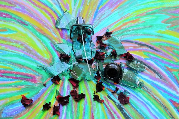 Know about how to make broken glass art